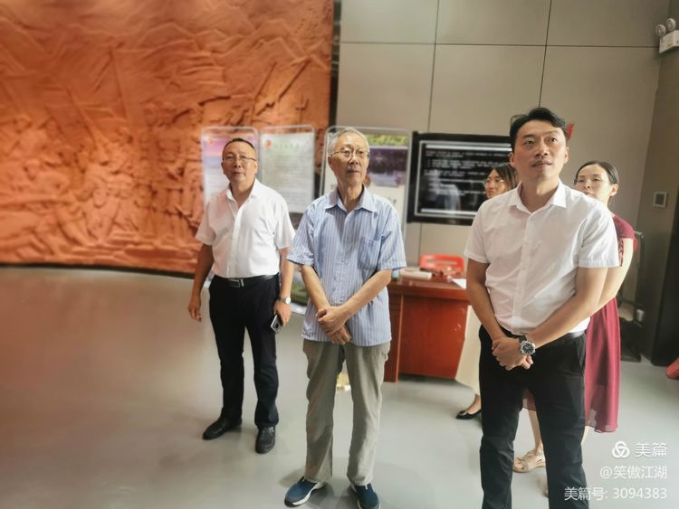 重走红军路 再系故乡情——李少元将军长子李新春大校回乡记