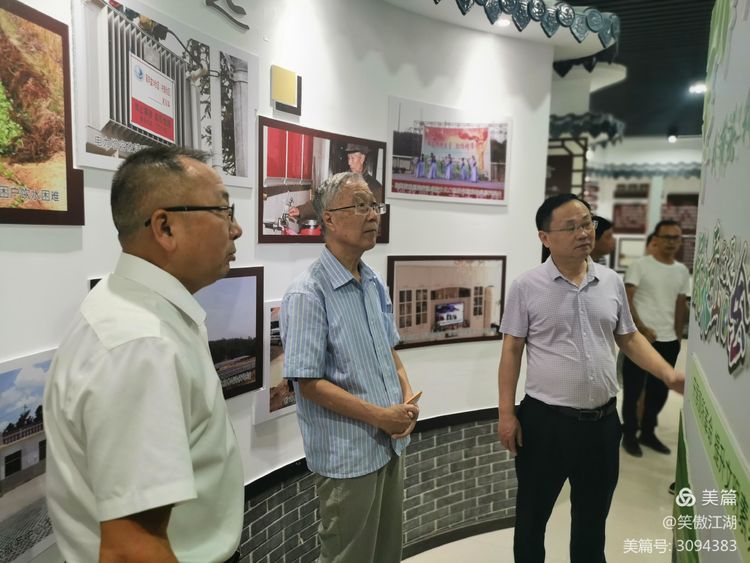 重走红军路 再系故乡情——李少元将军长子李新春大校回乡记